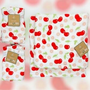 Deborah Connolly - ‘’Cherries’ bath towel set. NWT
